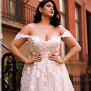 Brides with Curves